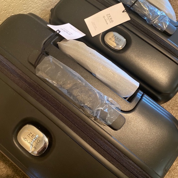 New Lexus Black Line Special Edition Halliburton - Picture 5 of 5